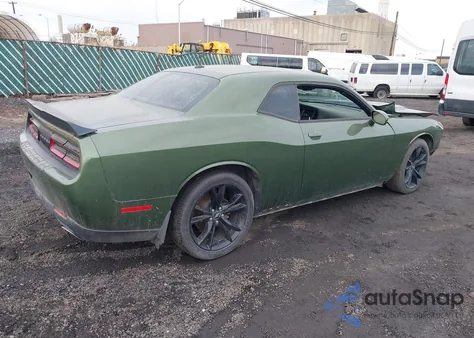 2018 Dodge Challenger Sxt z USA, uszkodzony, nr VIN 2C3CDZAG9JH288278